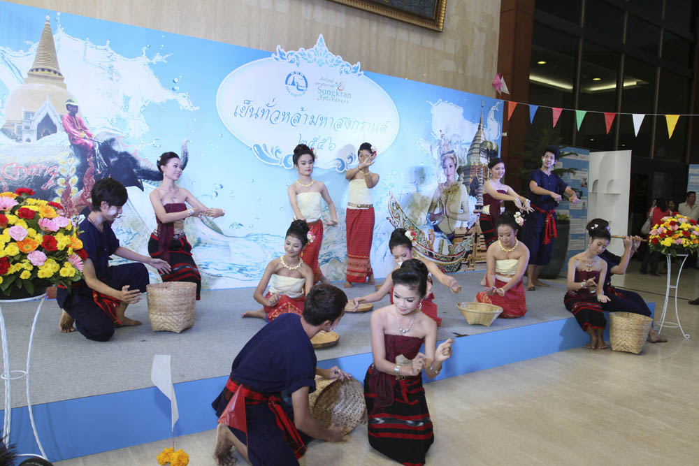 ททท. สนับสนุนการจัดงานเทศกาล “เย็นทั่วหล้า มหาสงกรานต์” ใน 13 พื้นที่ทั่วประเทศ พร้อมเชิญชวนเที่ยวงานสงกรานต์แบบวิถีไทย